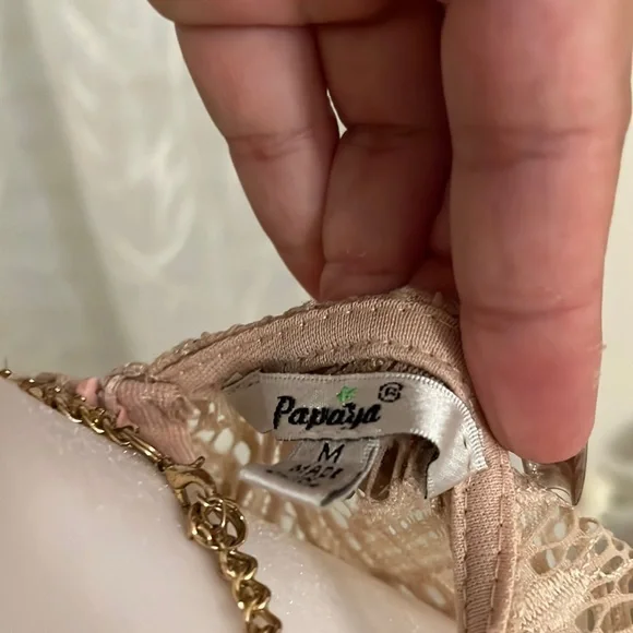 Beautiful dress - Picture 3 of 3